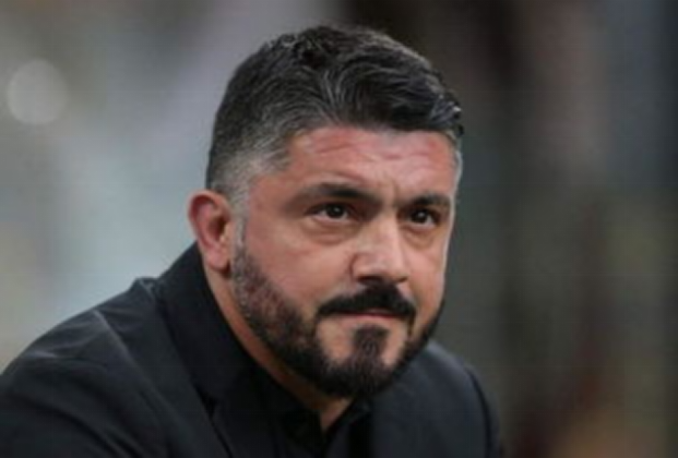  那不勒斯强势登顶，意甲黑马驰骋赛场