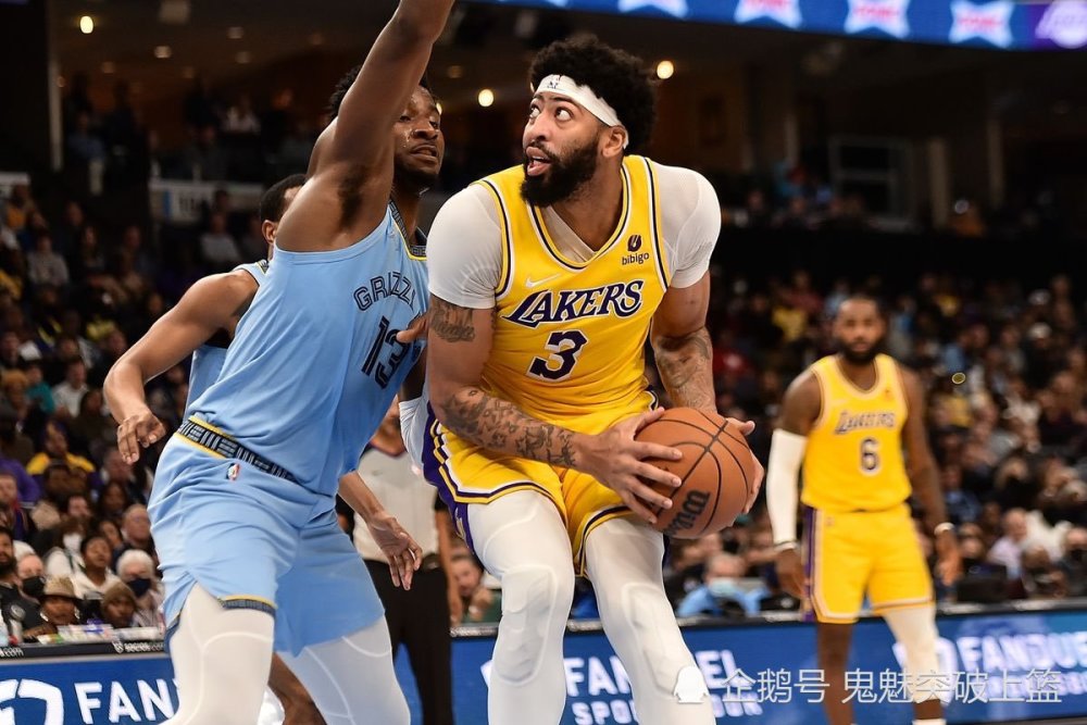 浓眉哥伤退湖人不敌勇士遭遇三连败跌出西部前十